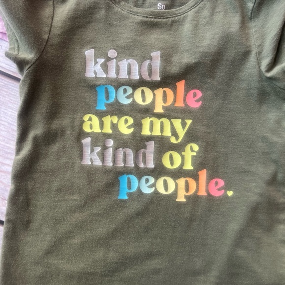 Lot of cute shirts - Picture 2 of 5